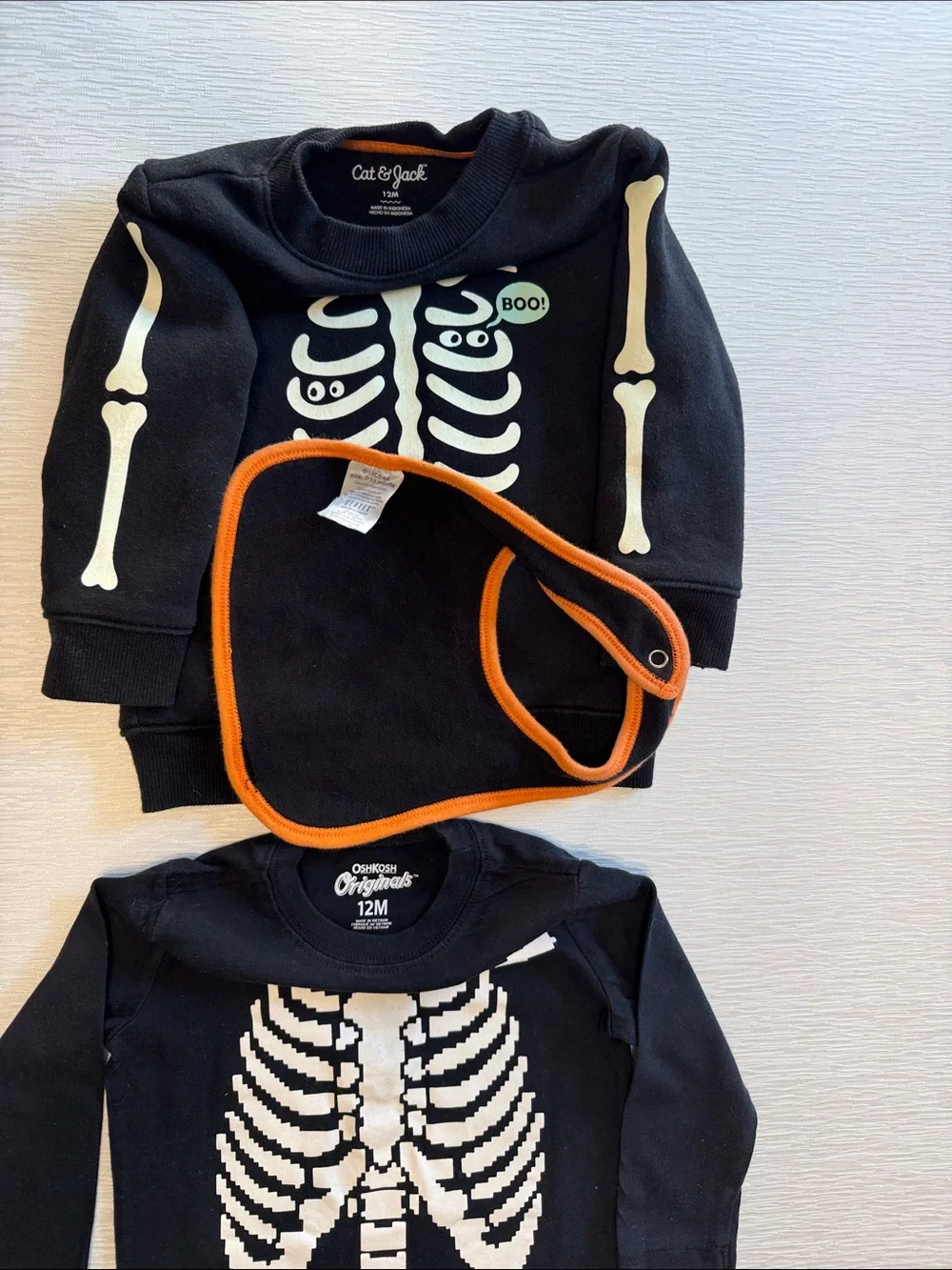 Cat & Jack Black and Orange Kids Skeleton Sweatshirt with Bib OshKosh T shirt